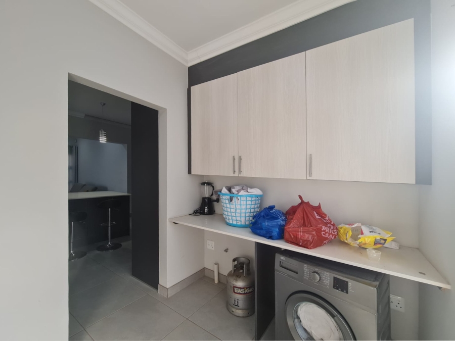 To Let 3 Bedroom Property for Rent in Melodie North West